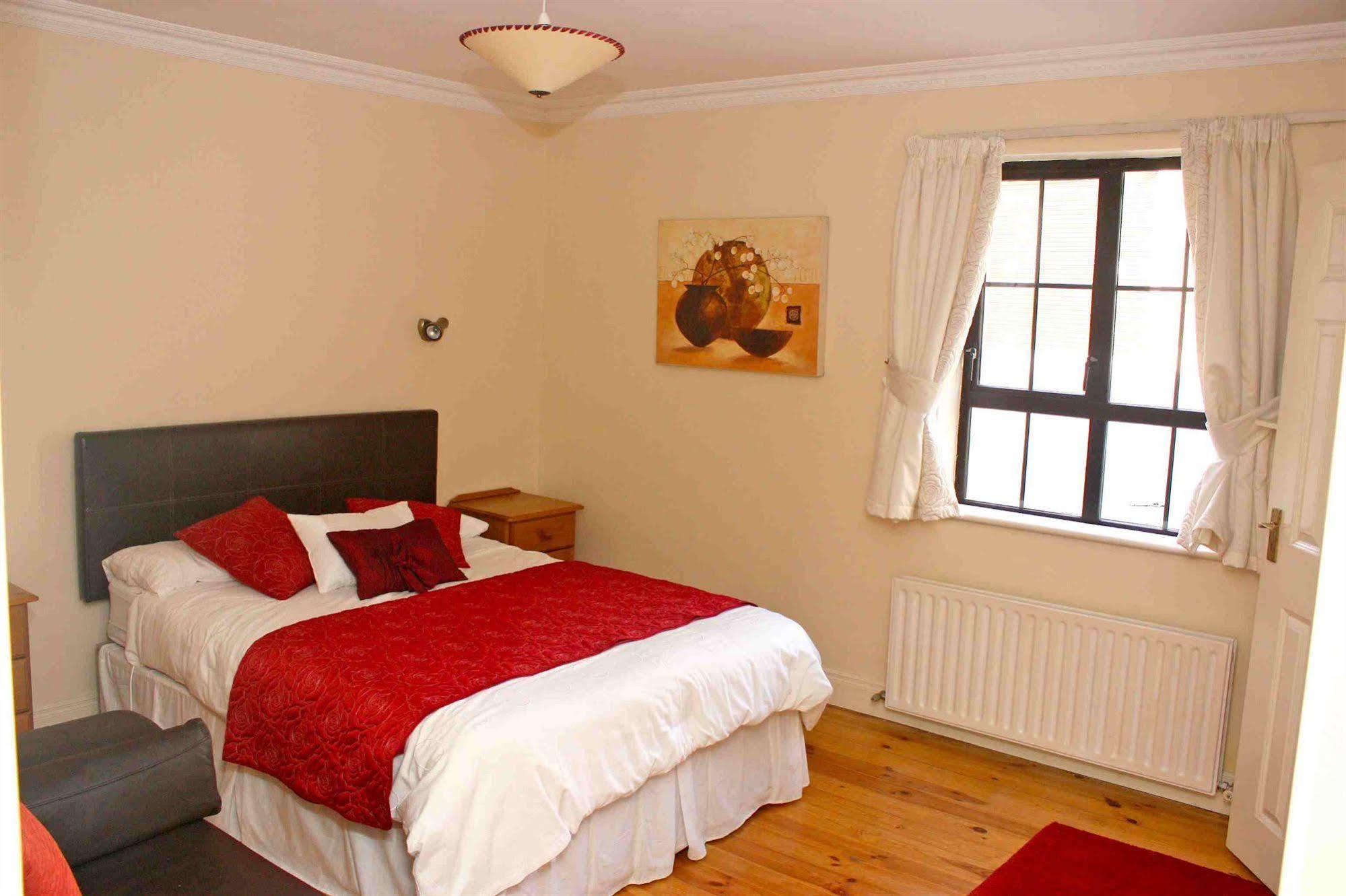 Pearse Road Rooms Donegal Town Exterior photo